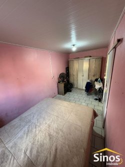 Casa com 3 dormitórios na parte central de Lomba Grande 