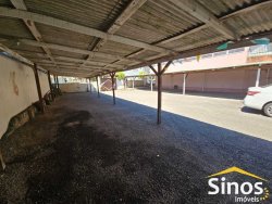 Terreno comercial com casa de 02 dormitórios no bairro Rio Branco 
