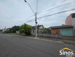 Casa com 03 dormitórios no bairro Ideal 