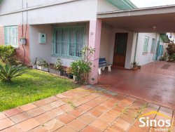 Casa com 03 dormitórios no bairro Ideal 