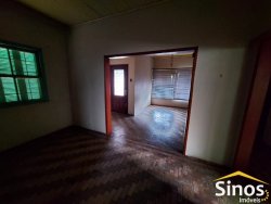Casa com 03 dormitórios no bairro Ideal 