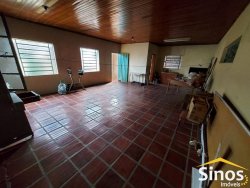 Casa com 03 dormitórios no bairro Ideal 