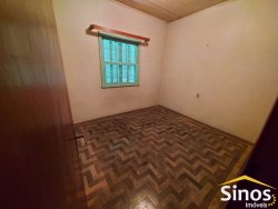 Casa com 03 dormitórios no bairro Ideal 