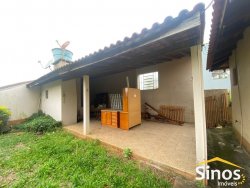 Casa de esquina com 03 dormitórios no bairro Lomba Grande 