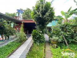 Casa com 05 dormitórios e prédio comercial no bairro Rondônia  