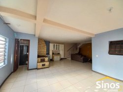 Casa com 04 dormitórios no bairro Santo André  