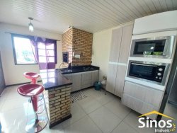 Casa com 04 dormitórios no bairro Santo André  