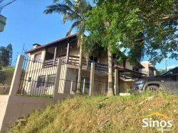 Casa com 04 dormitórios no bairro Santo André  