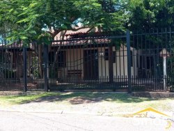 Casa com 03 dormitórios no bairro Liberdade 
