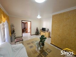Casa com 03 dormitórios no bairro Ouro Branco 