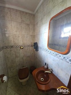 Casa com 03 dormitórios no bairro Ouro Branco 