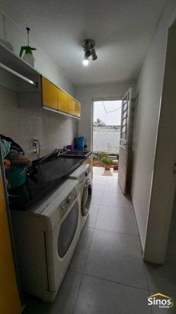 Casa com 03 dormitórios no bairro Ouro Branco 
