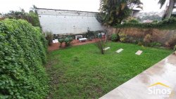 Casa com 03 dormitórios no bairro Ouro Branco 