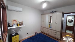 Casa com 03 dormitórios no bairro Ouro Branco 