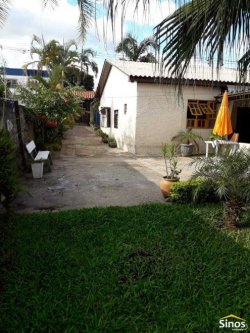 Casa com 03 dormitórios no bairro Liberdade 