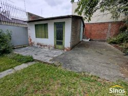 Casa com 03 dormitórios no bairro Liberdade  