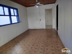 Casa com 03 dormitórios no bairro Liberdade  