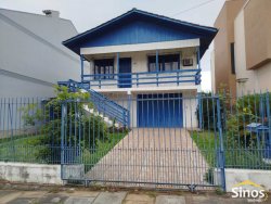 Casa com 03 dormitórios no bairro Liberdade  