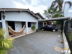 Casa com 03 dormitórios em Lomba Grande 