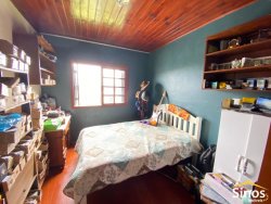 Casa com 03 dormitórios em Lomba Grande 