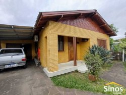 Casa com 03 dormitórios no bairro Liberdade 