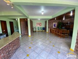 Casa com 03 dormitórios no bairro Lomba Grande 