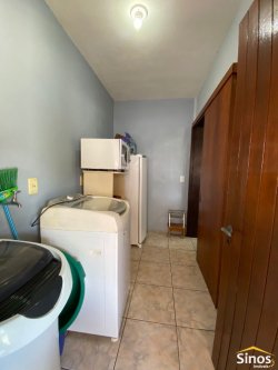 Casa com 03 dormitórios no bairro Lomba Grande 
