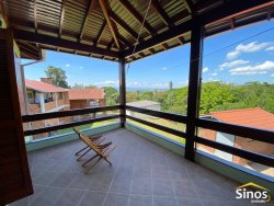 Casa com 03 dormitórios no bairro Lomba Grande 