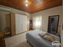 Sitio com 5,5 hectares no bairro Lomba Grande 