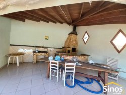 Casa com 03 dormitórios e sala comercial no bairro Rondônia 
