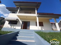 Casa com 03 dormitórios e sala comercial no bairro Rondônia 