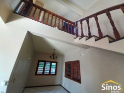 Casa com 03 dormitórios e sala comercial no bairro Rondônia 