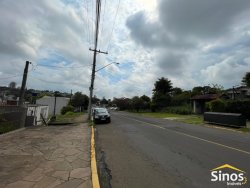 Casa com 03 dormitórios para locação no bairro Rondônia 