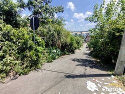 Terreno de 330m² com construção no bairro Canudos 