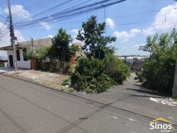 Terreno de 330m² com construção no bairro Canudos 