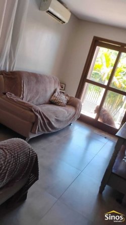 Casa com 02 dormitórios no bairro Lomba Grande  