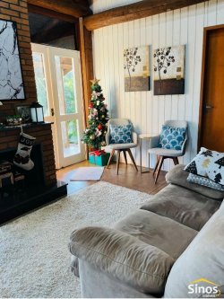 Sítio com 2.500m² no bairro Lomba Grande 