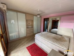 Casa com pavilhão para oficina no bairro Lomba Grande 