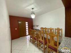 Casa com pavilhão para oficina no bairro Lomba Grande 