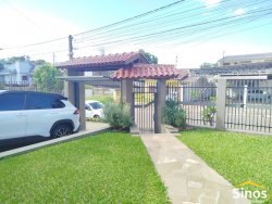 Casa com 02 dormitórios no bairro Santo Afonso 