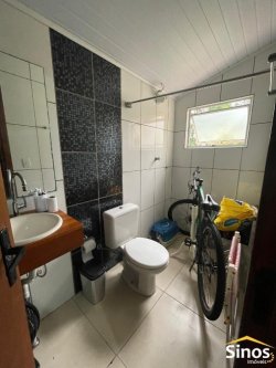 Casa com 02 dormitórios no bairro Lomba Grande 