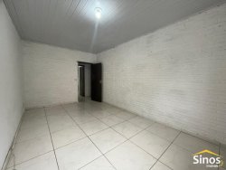 Casa de esquina com 06 dormitórios no bairro Rio Branco 