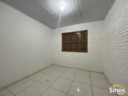 Casa de esquina com 06 dormitórios no bairro Rio Branco 