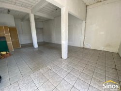 Sala comercial com 80m² no bairro Canudos 