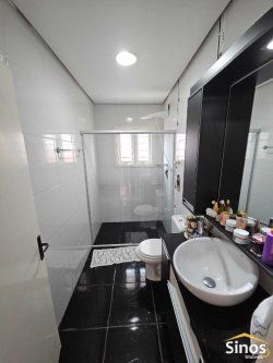 Casa com 03 dormitórios no Bairro Ideal  