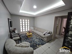 Casa com 03 dormitórios no Bairro Ideal  
