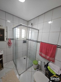Casa com 03 dormitórios no Bairro Ideal  