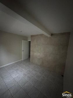 Casa comercial com 02 dormitórios para locação no bairro Vila Rosa 