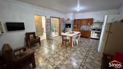 Casa com 03 dormitórios no bairro Lomba Grande 