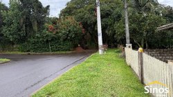 Casa com 03 dormitórios no bairro Lomba Grande 